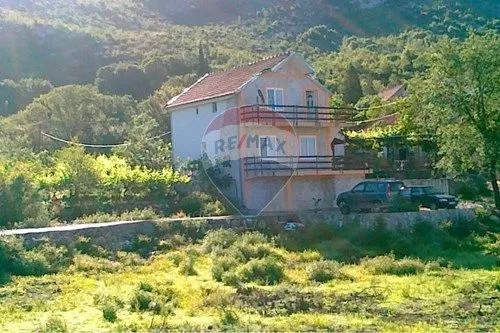 Prodaja, kuća, 432m², Dodoši, Cetinje
