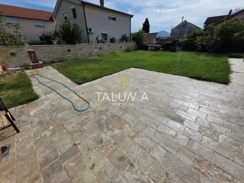 Rent, house, 300m², Gornja Gorica, Podgorica - image 19