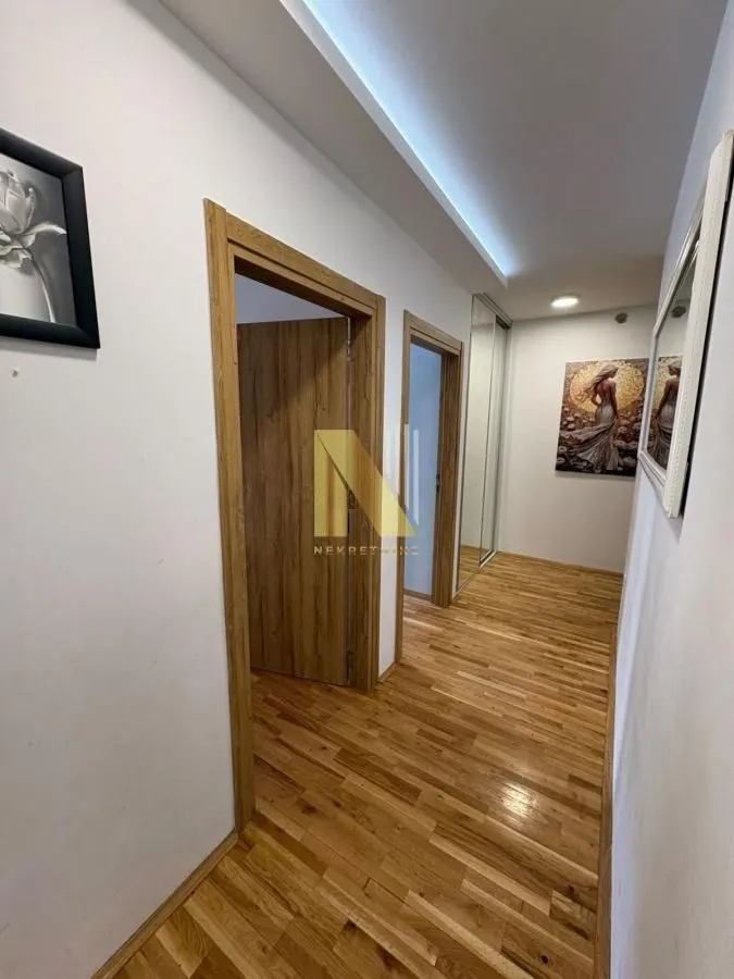 Prodaja, trosoban stan, 57m², Salajka, Novi Sad Sve Podlokacije
