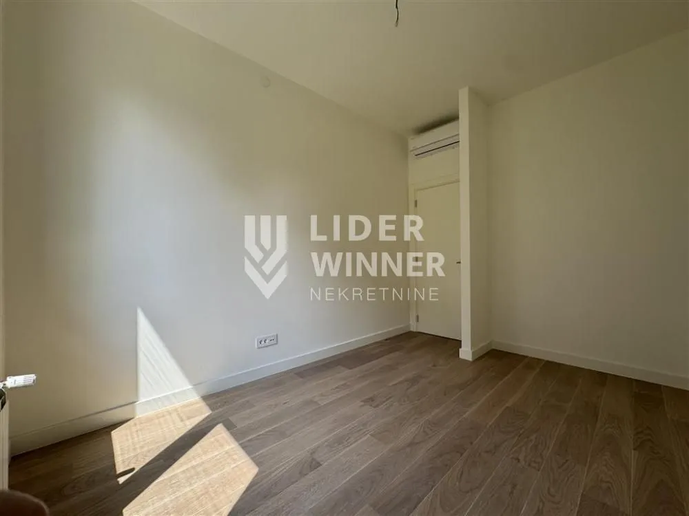 Sale, three bedroom apartment, 79m², Savski Venac, Beograd