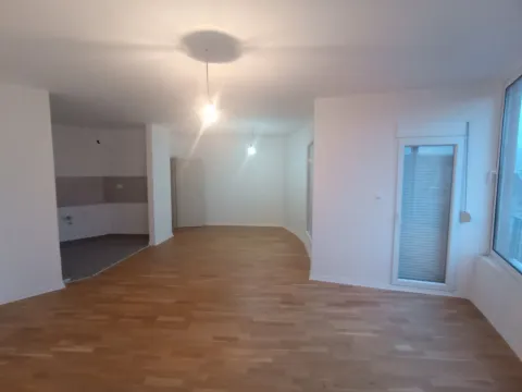 Izdavanje, trosoban stan, 100m², Ljubović, Podgorica - image 3