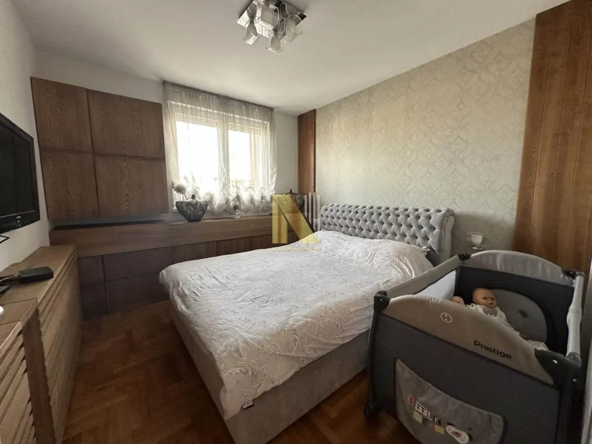 Prodaja, četvorosoban stan, 110m², Socijalno, Novi Sad Sve Podlokacije