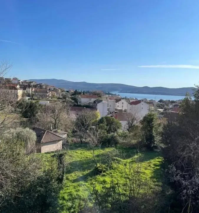 Izdavanje, jednosoban stan, 47m², Tivat, Crna Gora