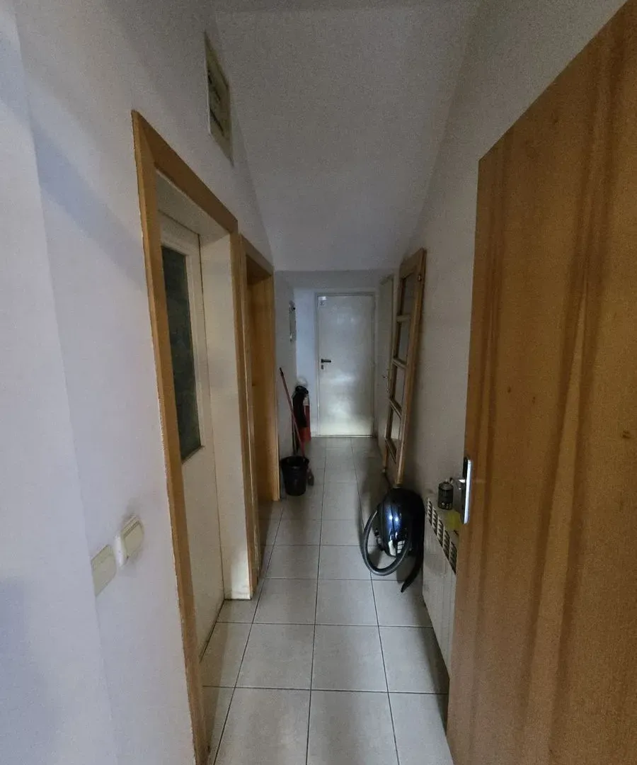 Rent, office space, 500m², Zemun Cara Dušana, Zemun Sve Podlokacije