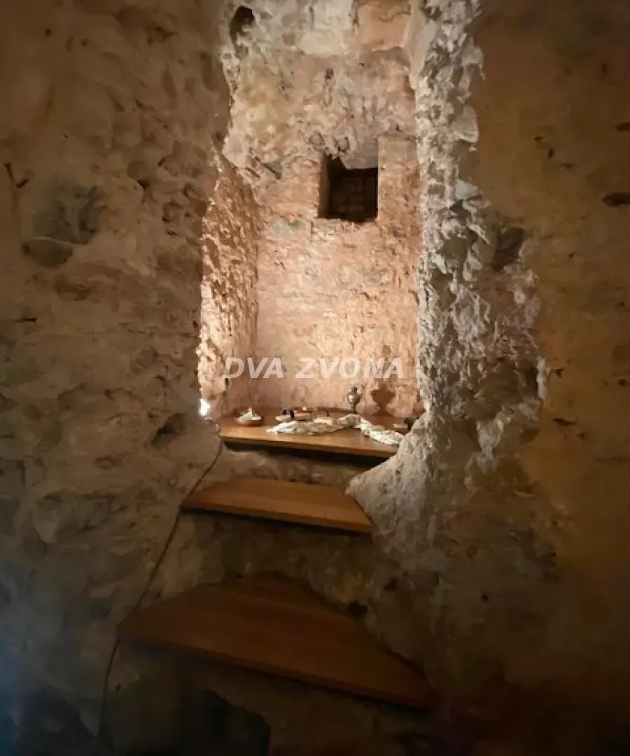 Prodaja, ugostiteljski objekat, 630m², Stari Slankamen, Inđija