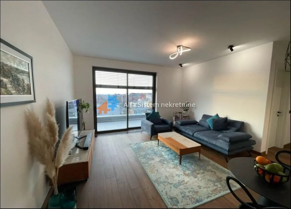 Izdavanje, trosoban stan, 80m², Stari Grad, Beograd