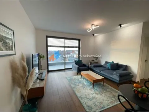 Izdavanje, trosoban stan, 80m², Stari Grad, Beograd