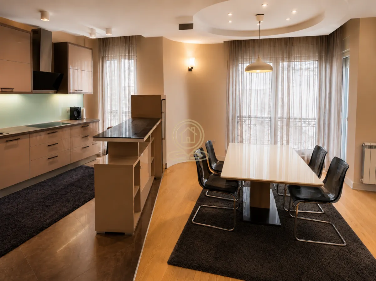 Rent, four bedroom apartment, 180m², Vračar Hram, Vračar Sve Podlokacije