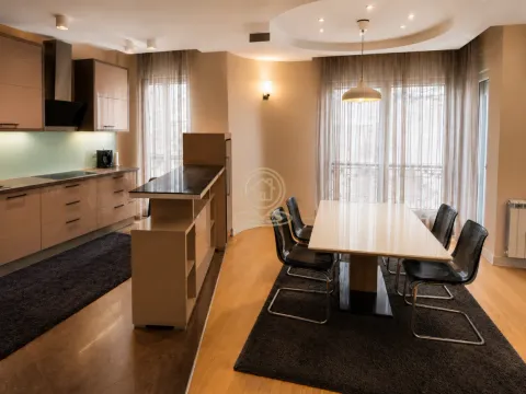 Rent, four bedroom apartment, 180m², Vračar Hram, Vračar Sve Podlokacije - image 3