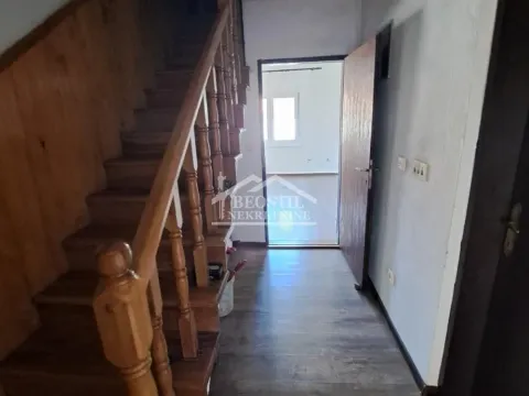 Prodaja, kuća, 204m², Ritopek, Grocka - image 13