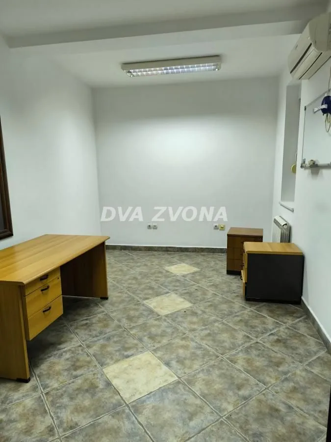 Prodaja, četvorosoban stan, 70m², Salajka, Novi Sad Sve Podlokacije
