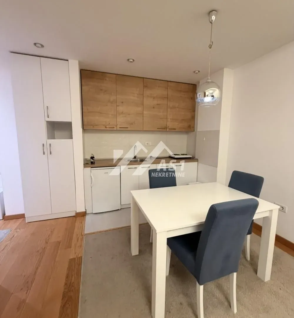 Izdavanje, dvosoban stan, 41m², Rotkvarija, Novi Sad Sve Podlokacije