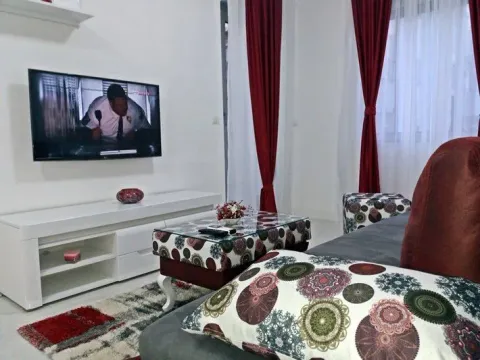 Izdavanje, jednosoban stan, 47m², Centar, Budva - image 4