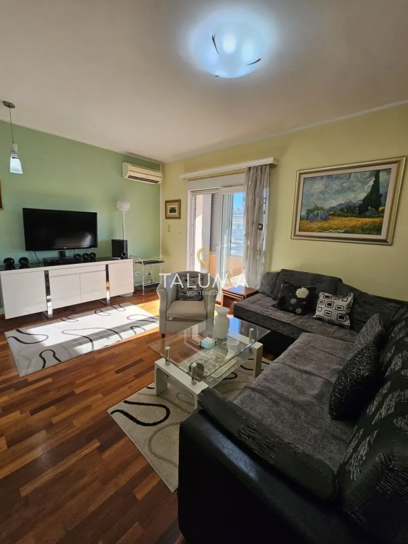 Rent, two bedroom apartment, 75m², City Kvart, Podgorica