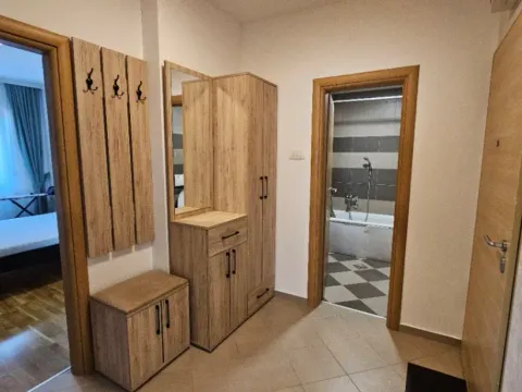 Izdavanje, dvosoban stan, 60m², Tuški Put, Podgorica - image 7