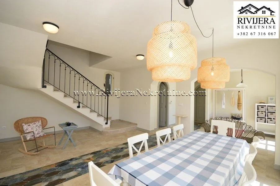 Prodaja, kuća, 184m², Baošići, Herceg Novi