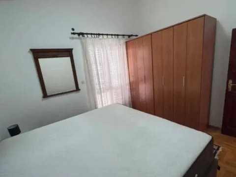 Rent, two bedroom apartment, 80m², Budva, Crna Gora - image 11