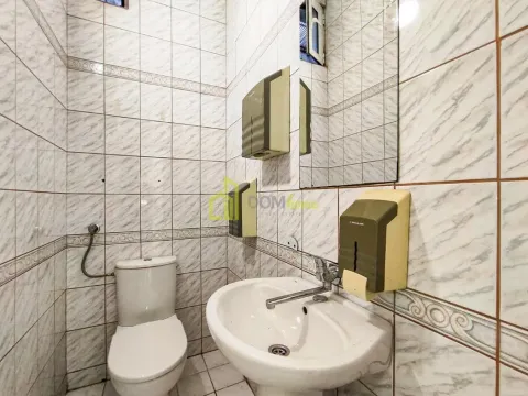 Izdavanje, poslovni prostor, 220m², Centar, Podgorica - image 8