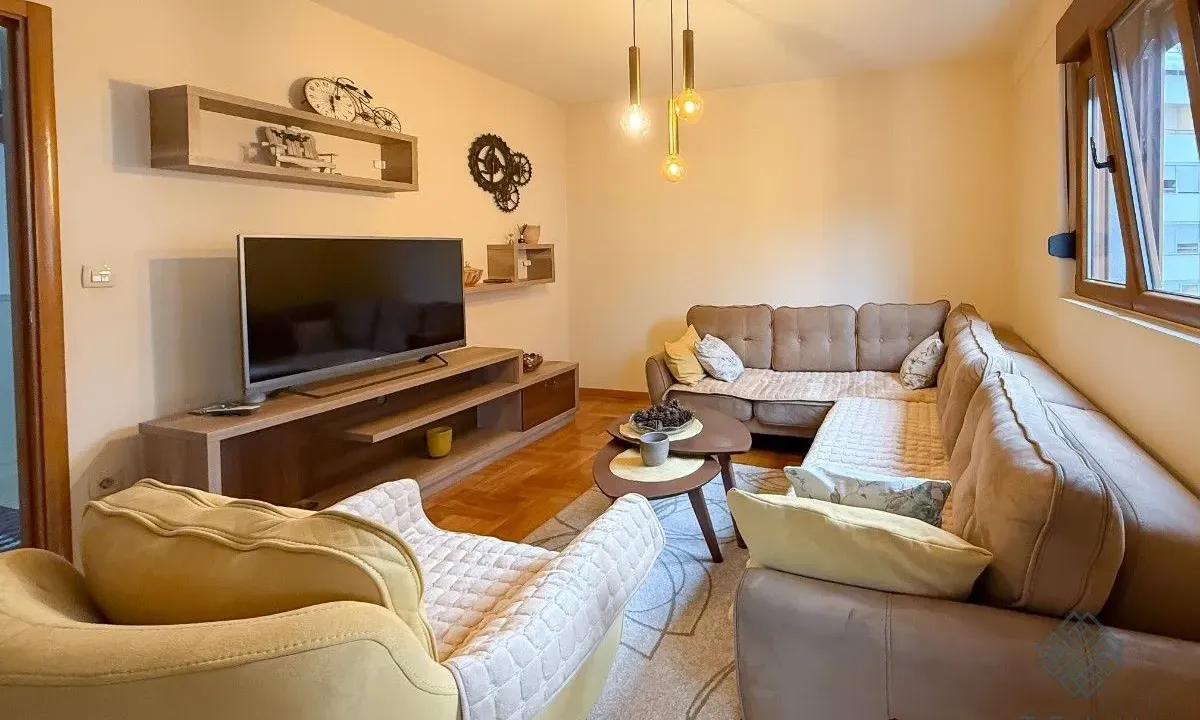 Rent, two bedroom apartment, 70m², Stari Aerodrom, Podgorica