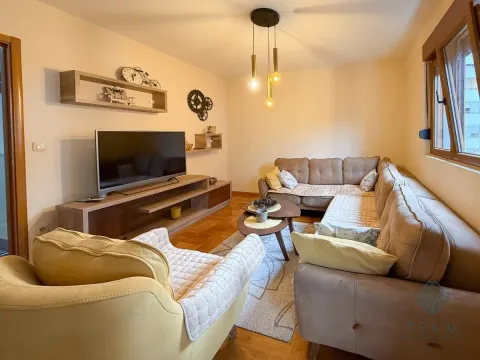 Rent, two bedroom apartment, 70m², Stari Aerodrom, Podgorica - image 1