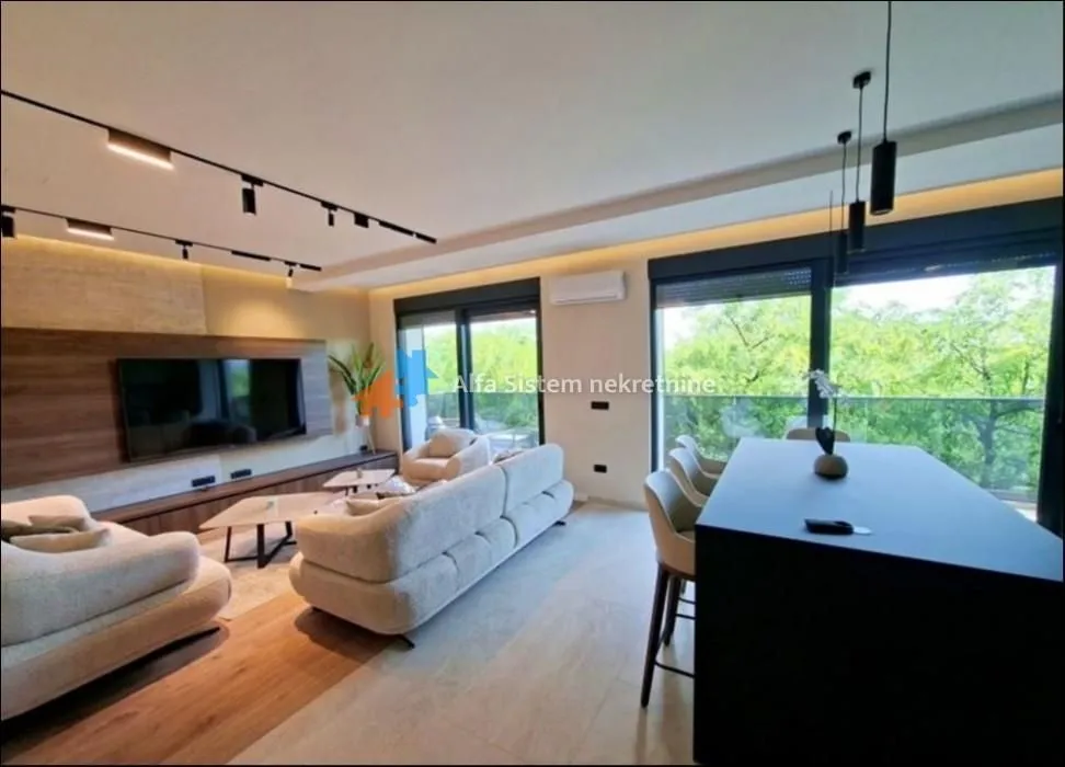 Izdavanje, trosoban stan, 82m², Zeleno Brdo, Zvezdara Sve Podlokacije