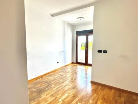 Prodaja, poslovni prostor, 540m², Centar, Podgorica - image 11