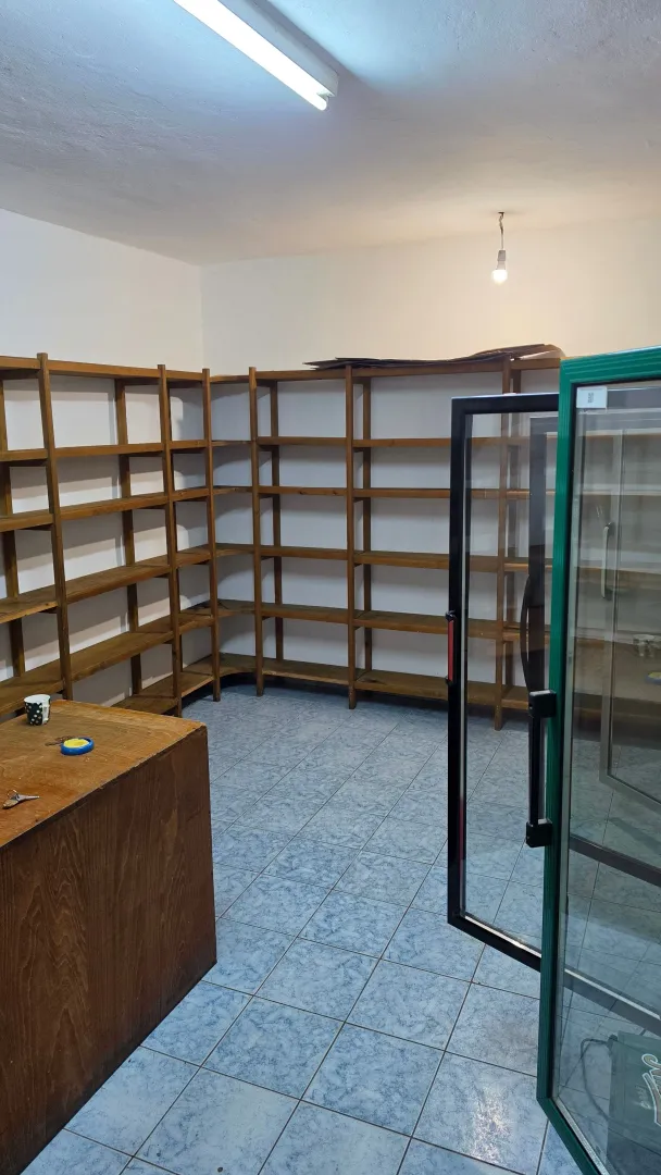 Rent, office space, 49m², Cemenca, Nikšić