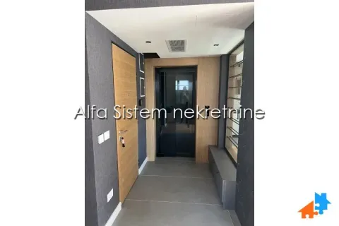 Rent, three bedroom apartment, 140m², Neimar, Vračar Sve Podlokacije - image 19