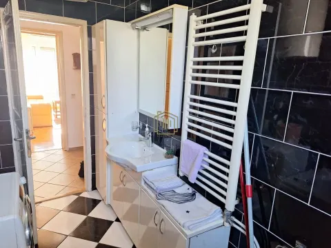 Rent, two bedroom apartment, 68m², Podgorica, Crna Gora - image 13