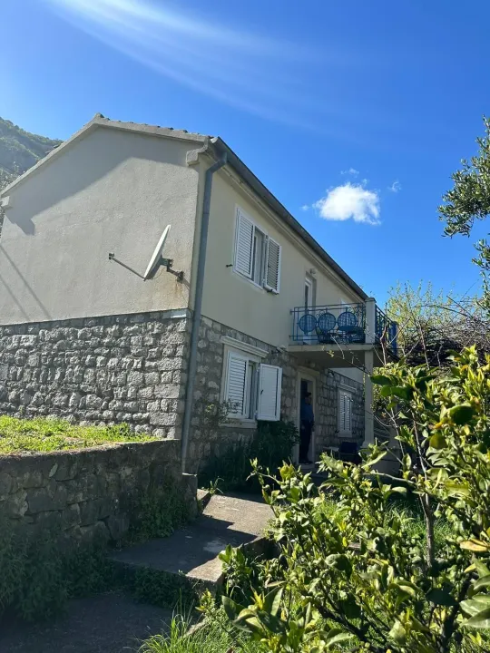 Rent, house, 100m², Muo, Kotor