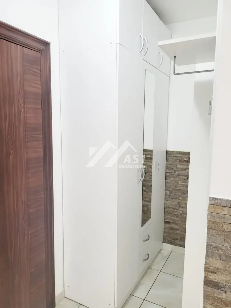 Izdavanje, dvosoban stan, 50m², Nova Detelinara, Novi Sad Sve Podlokacije