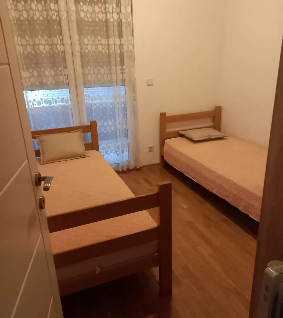 Izdavanje, jednosoban stan, 37m², Stari Aerodrom, Podgorica