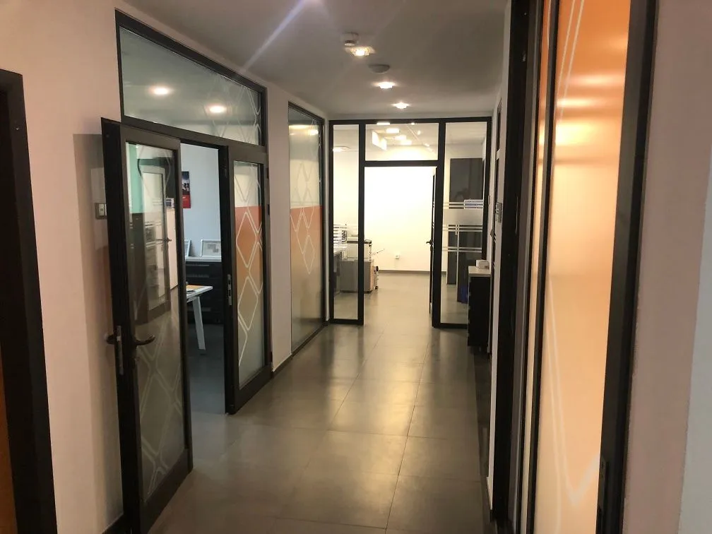 Rent, office space, 2500m², Zemun Sve Podlokacije, Beograd
