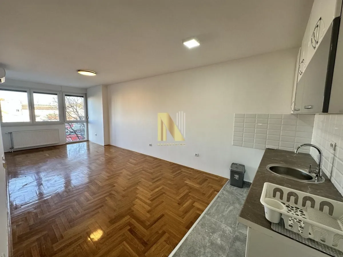 Rent, office space, 61m², Bulevar Oslobodjenja, Novi Sad Sve Podlokacije