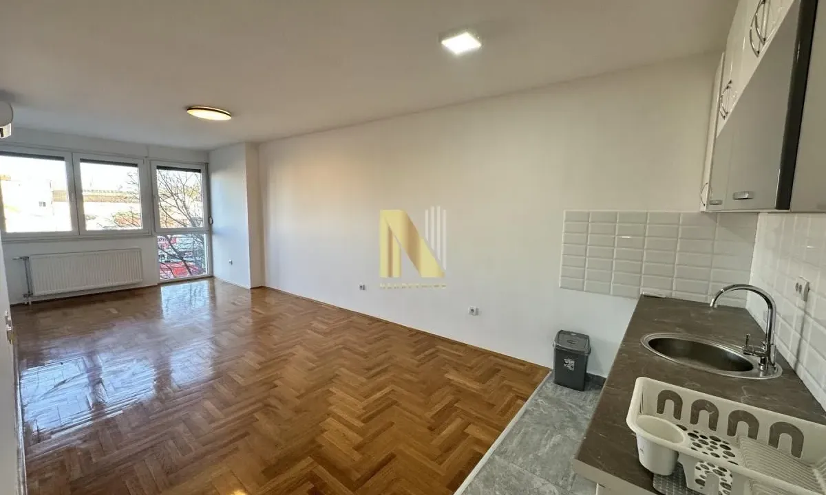 Rent, office space, 61m², Bulevar Oslobodjenja, Novi Sad Sve Podlokacije