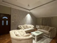 Izdavanje, trosoban stan, 130m², Centar, Tivat - image 2