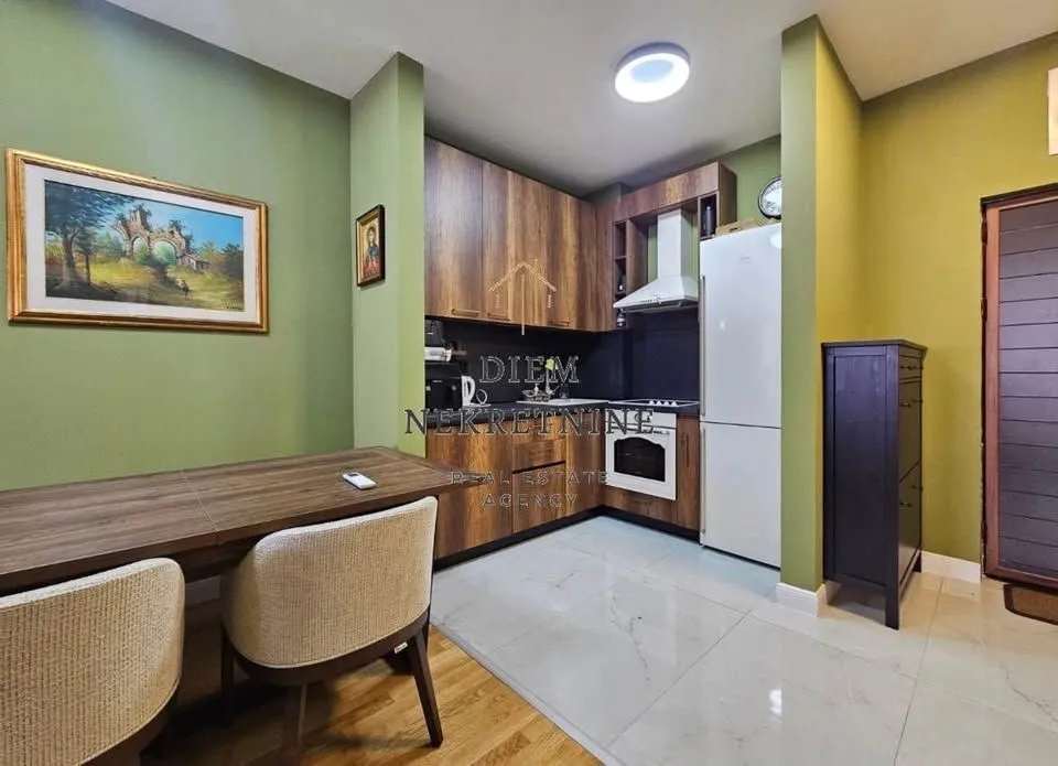 Prodaja, jednosoban stan, 46m², Centar, Bar