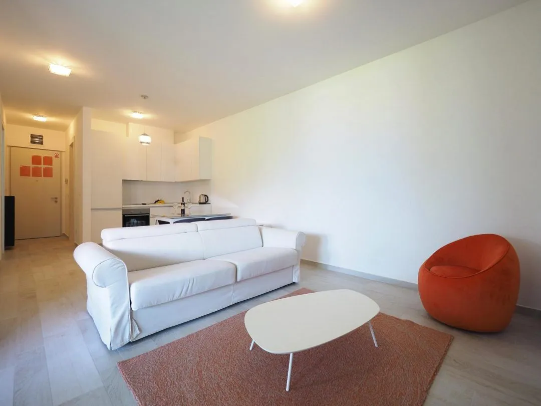 Izdavanje, jednosoban stan, 54m², Centar, Budva