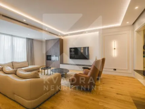 Prodaja, trosoban stan, 148m², Stara Varoš, Podgorica