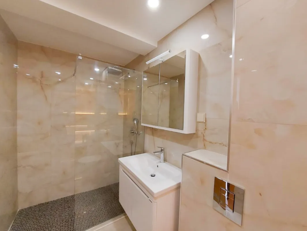 Prodaja, dvosoban stan, 91m², Baošići, Herceg Novi