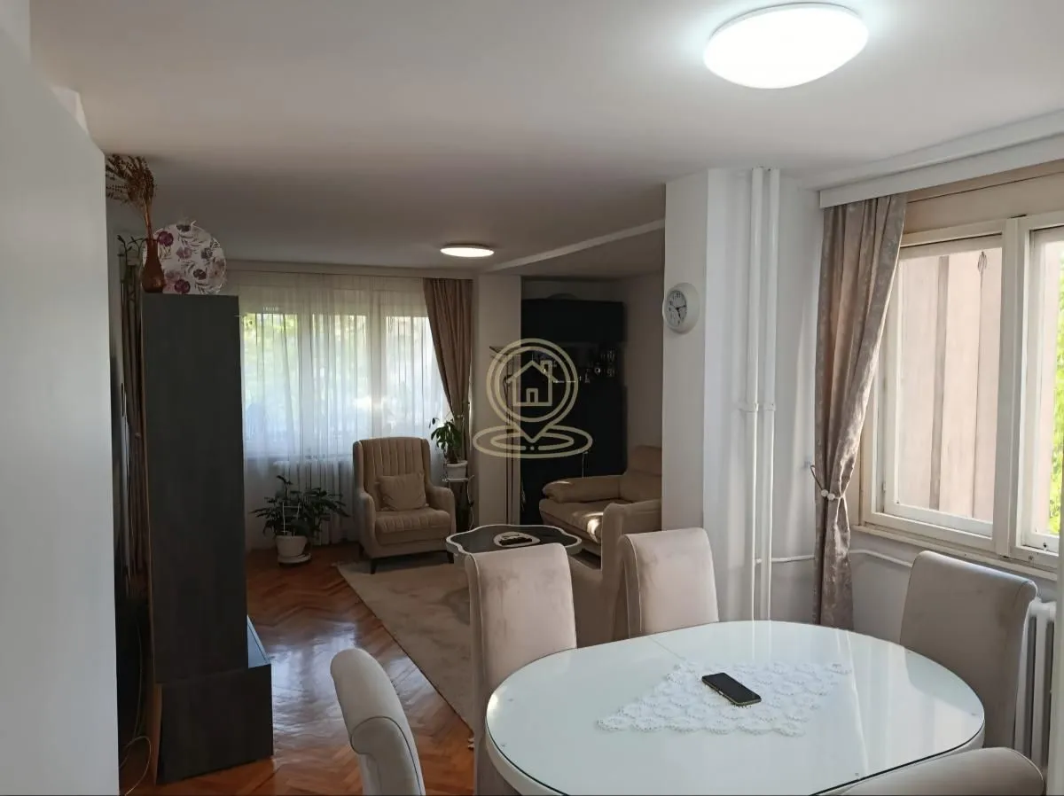 Prodaja, trosoban stan, 75m², Medijana, Niš