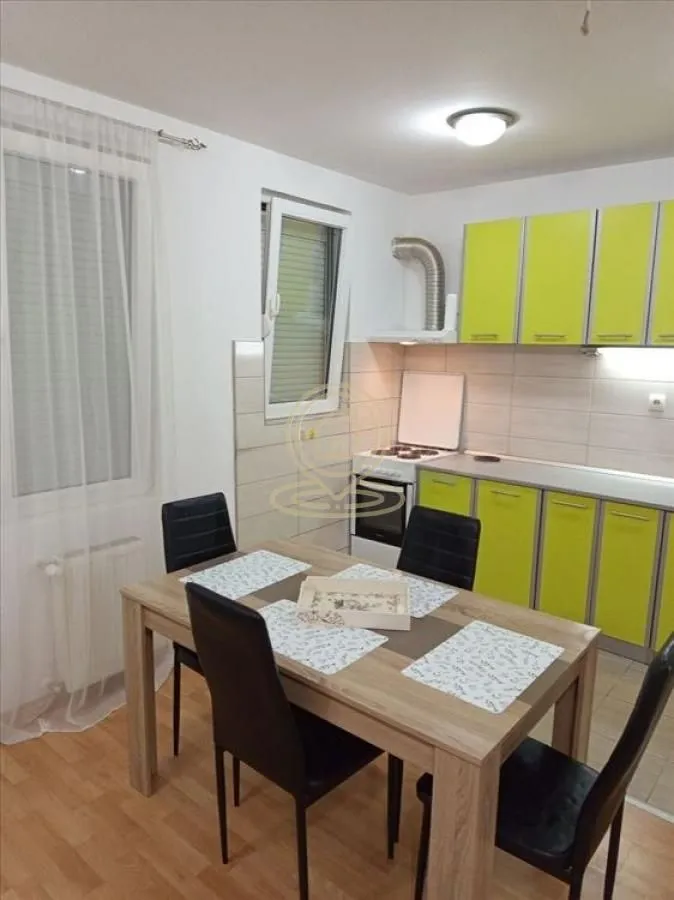 Prodaja, dvosoban stan, 51m², Erdoglija, Kragujevac