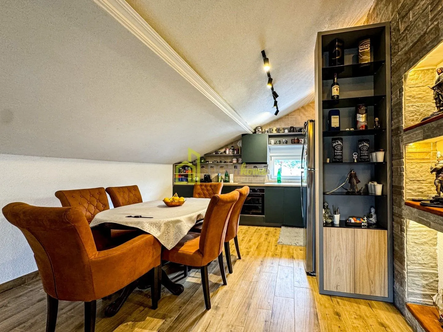 Prodaja, kuća, 273m², Doljani, Podgorica