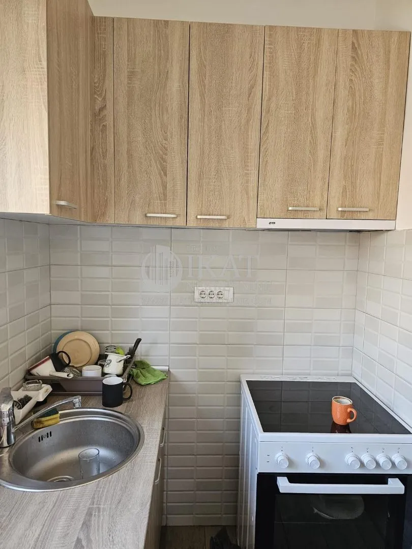 Izdavanje, trosoban stan, 80m², Južni Bulevar, Vračar Sve Podlokacije