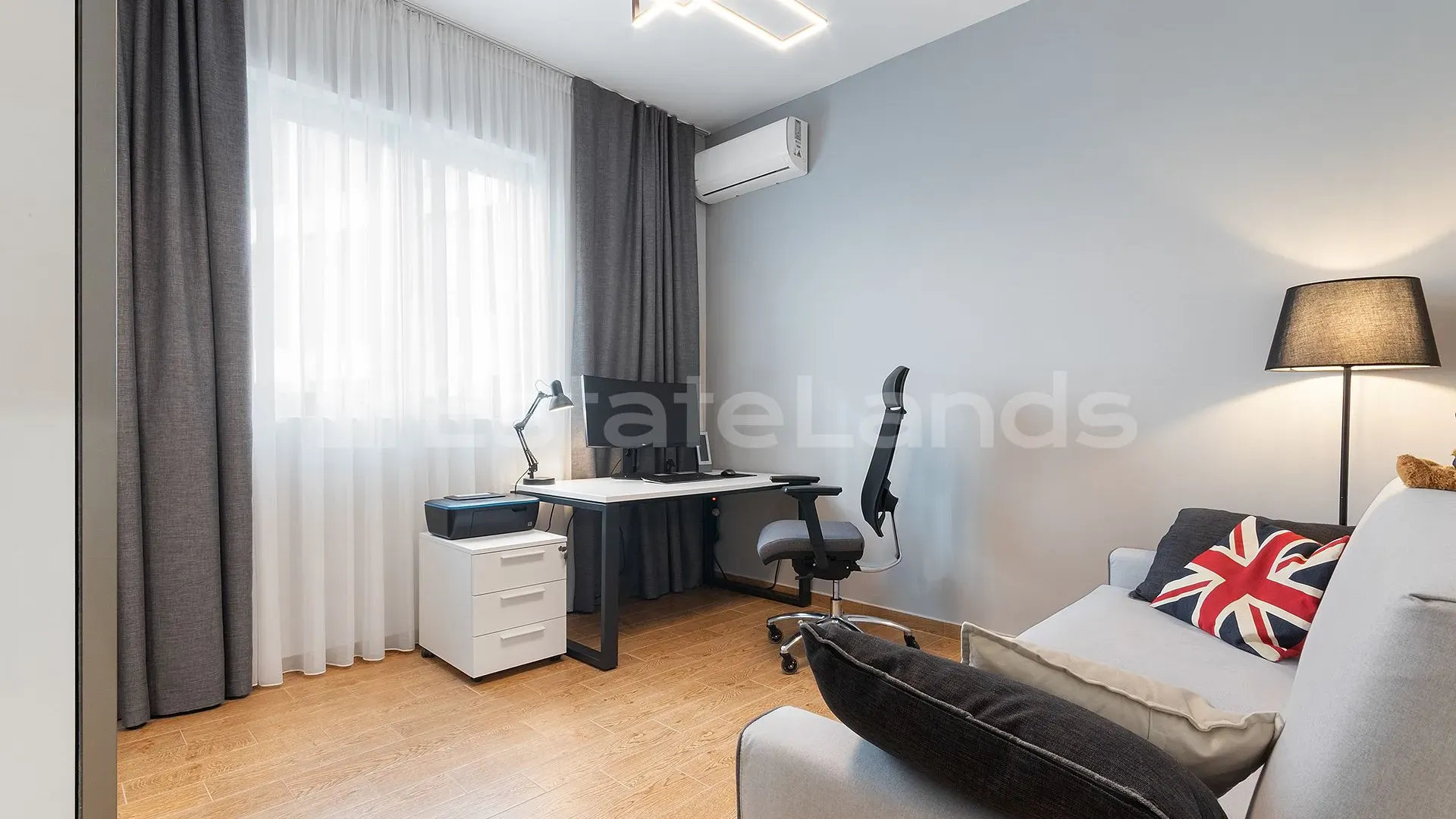 Sale, two bedroom apartment, 81m², Bečići, Budva