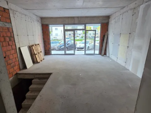 Poslovni prostor in Pobrežje