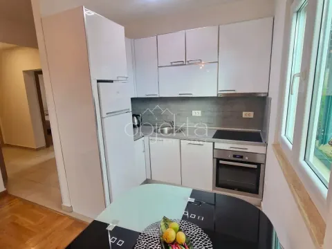 Izdavanje, stan, 55m², Tivat, Crna Gora - image 3