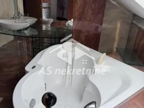 Izdavanje, stan, 220m², Senjak, Beograd - image 20