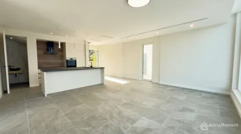Prodaja, dvosoban stan, 119m², Krašići, Tivat - image 4