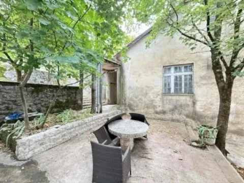 Izdavanje, dvosoban stan, 80m², Centar, Cetinje - image 8